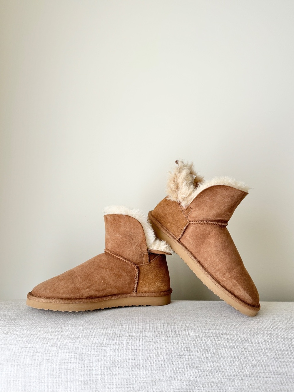 Shearling Lined Chestnut Suede Booties Dearfoams Fireside Slippers Size 8